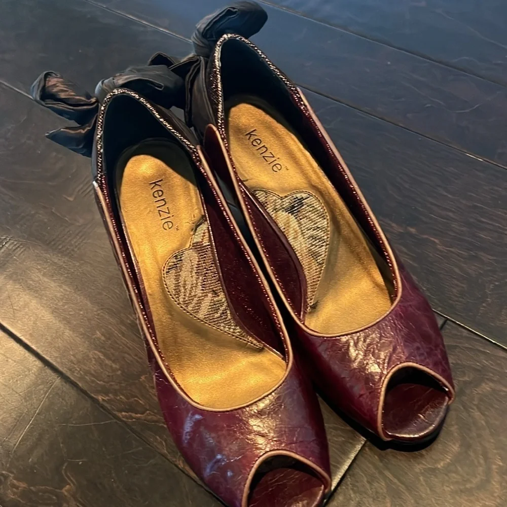 Kenzie wedge 8M